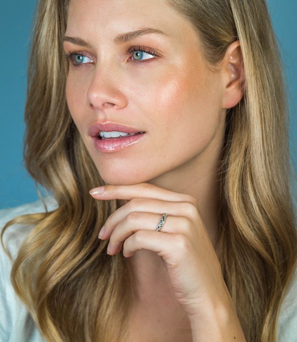 Zinzi zilveren aanschuifring glad kabel in elkaar gedraaid ZIR1582, exclusief en kwalitatief hoogwaardig. Ontdek nu!