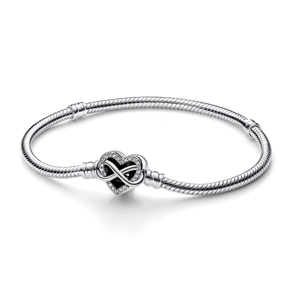 Pandora Moments Sprankelende Snake Chain Armband met Hartsluiting 592645C01, exclusief en kwalitatief hoogwaardig. Ontdek nu!