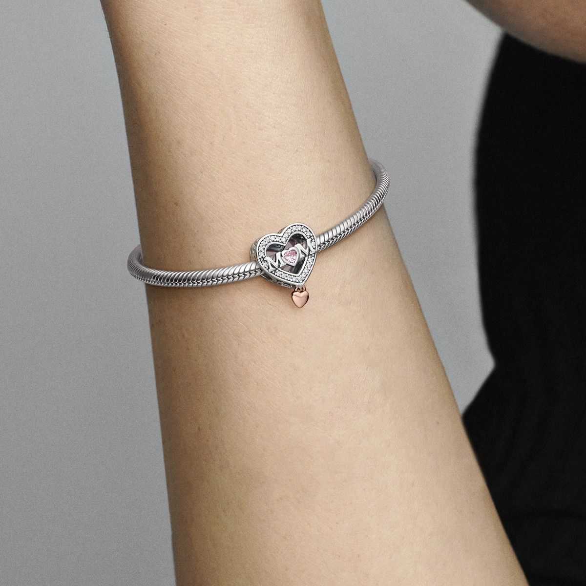 Pandora Tweekleurige Opengewerkte Mama en Hart Bedel bicolor zilver en roségoudverguld - 782653C01