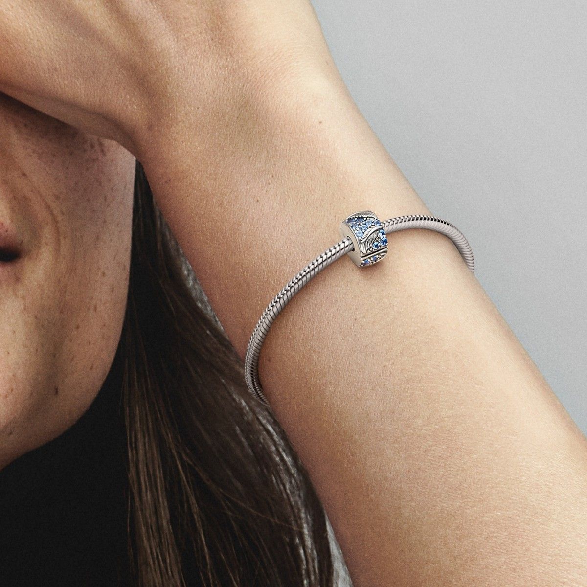 Pandora Ronde veer en pavé clipbedel zilver - 792552C01