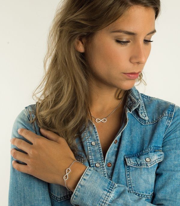 Zinzi zilveren Infinity armband wit 17-20cm ZIA1065, exclusief en kwalitatief hoogwaardig. Ontdek nu!