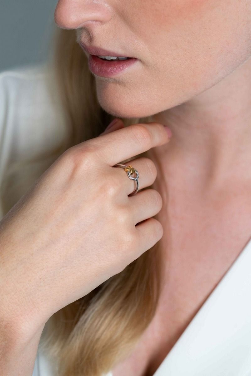 Zinzi zilveren ring met extra 14K geel vergulde X-vorm en ronde vorm met witte zirkonia's ZIR2260, exclusief en kwalitatief hoogwaardig. Ontdek nu!
