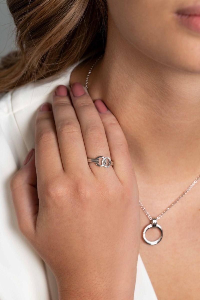 Zinzi zilveren ring twee ronde vormen met elkaar verbonden wit ZIR2266, exclusief en kwalitatief hoogwaardig. Ontdek nu!