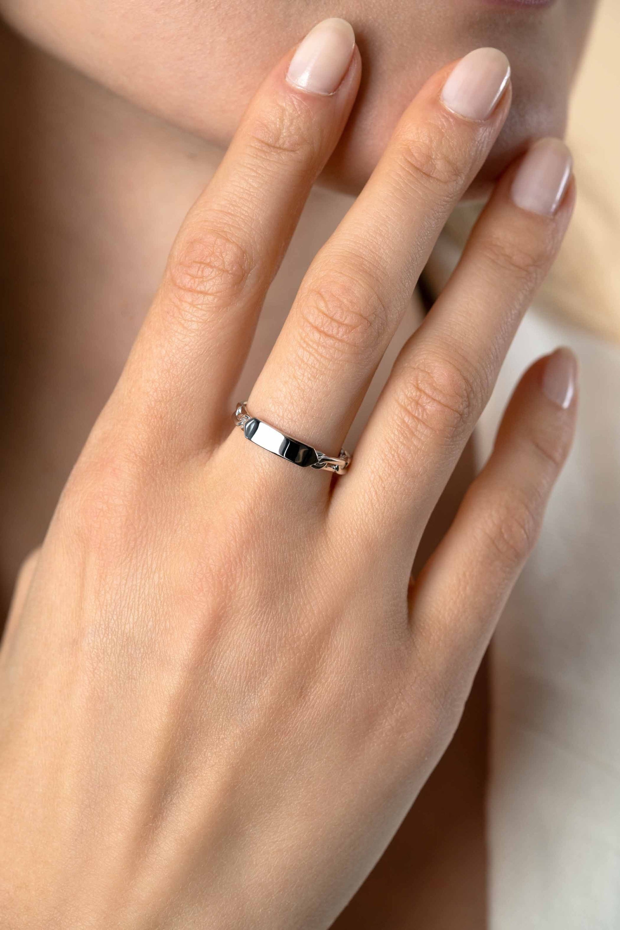 ZINZI zilveren ring met paperclip schakels en rechthoekig glanzend plaatje ZIR2530 - PansiteNederland.nl