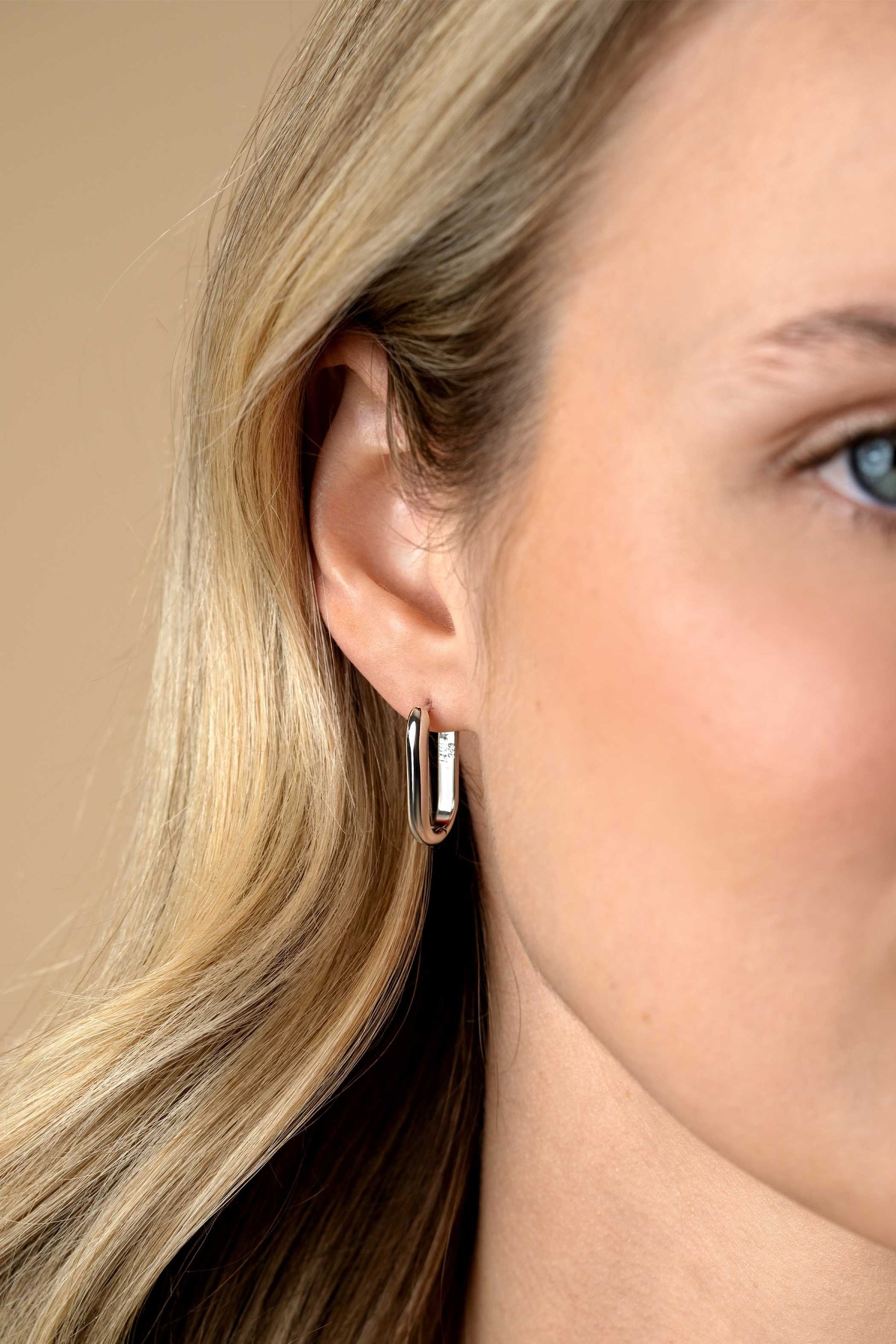 Zinzi zilveren oorringen in ovale vorm met ronde buis 3mm breed 20mm – ZIO2605 - PansiteNederland.nl