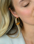 ZINZI gold plated zilveren oorringen met brede buis en rechthoekig model, handige bovensluiting 33mm ZIO2748G - PansiteNederland.nl