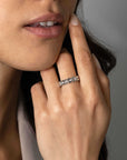 ZINZI zilveren ring met rolex-style schakels en de middenbaan bezet met witte zirkonia's 5mm breed ZIR2504 - PansiteNederland.nl