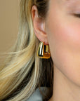 ZINZI gold plated zilveren oorringen met brede buis, vierkante look en handige bovensluiting 24mm ZIO2747G - PansiteNederland.nl