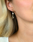 ZINZI gold plated zilveren oorstekers met slang en witte zoetwaterparel 35mm ZIO2761 - PansiteNederland.nl
