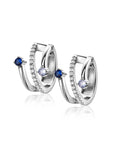 ZINZI zilveren multi-look oorringen met 3 rijen, bezet met blauwe kleurstenen en witte zirkonia's 10mm breed met luxe klapsluiting 16mm ZIO2646B - PansiteNederland.nl