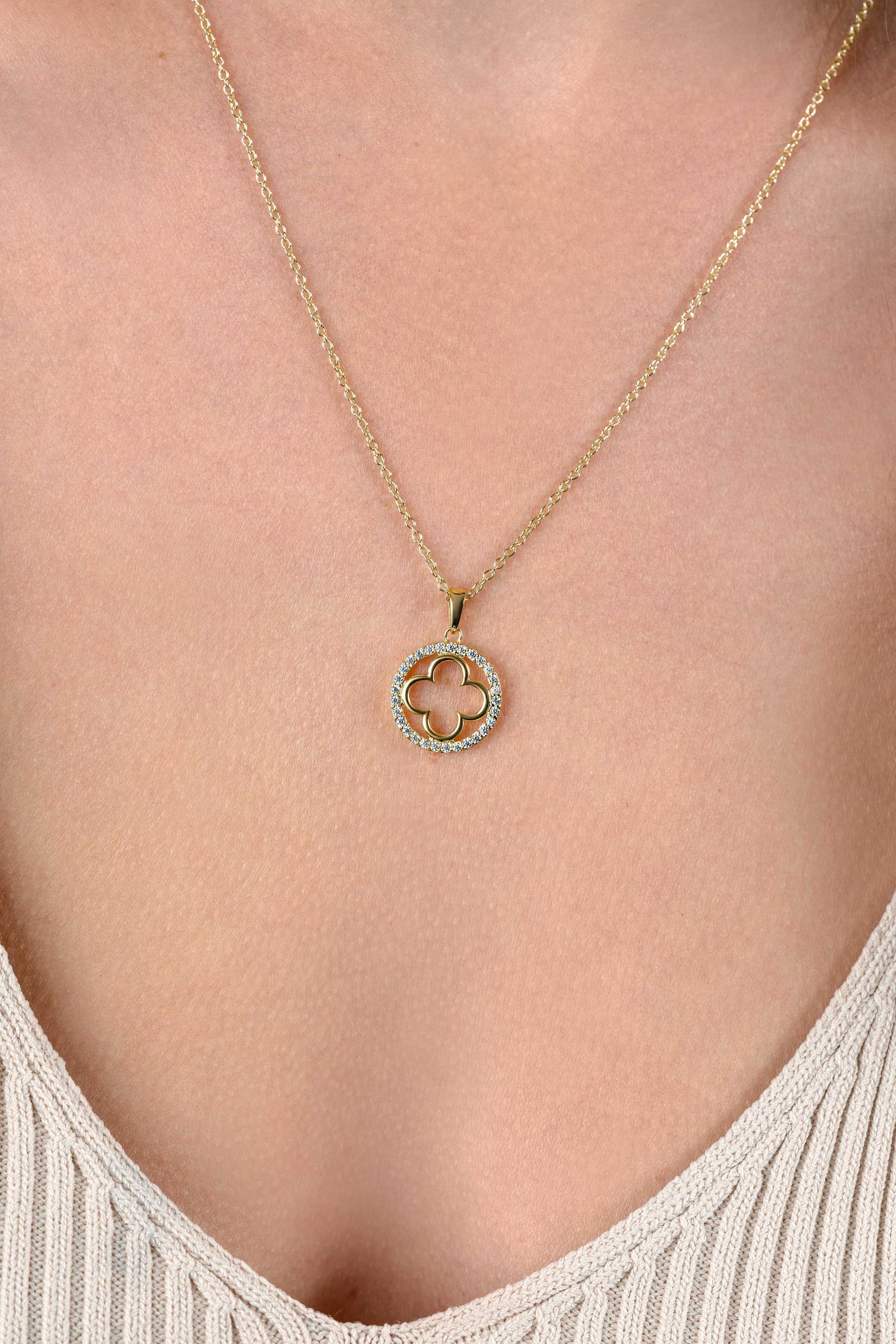 ZINZI gold plated zilveren anker ketting met luxe klaver hanger 15mm rondom bezet met witte zirconia's 45-48cm ZIC2617Y
