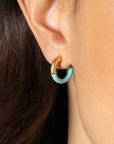 Zinzi gold plated zilveren trendy oorsieraden 16mm half emaille turquoise ZIO2315T - PansiteNederland.nl