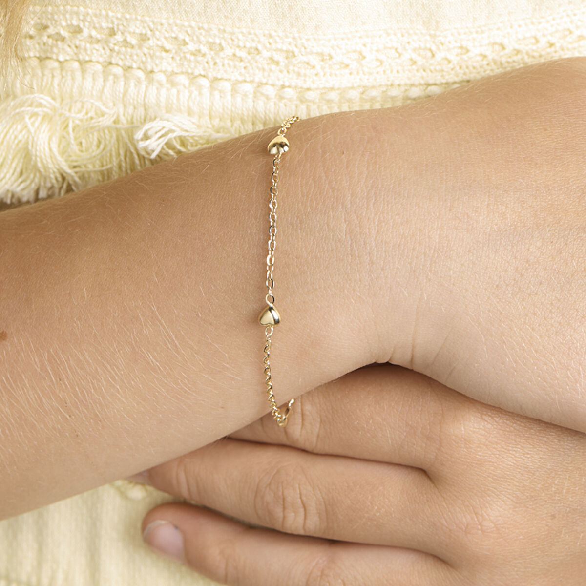 14K geelgouden armband hartjes 4016116 - PansiteNederland.nl