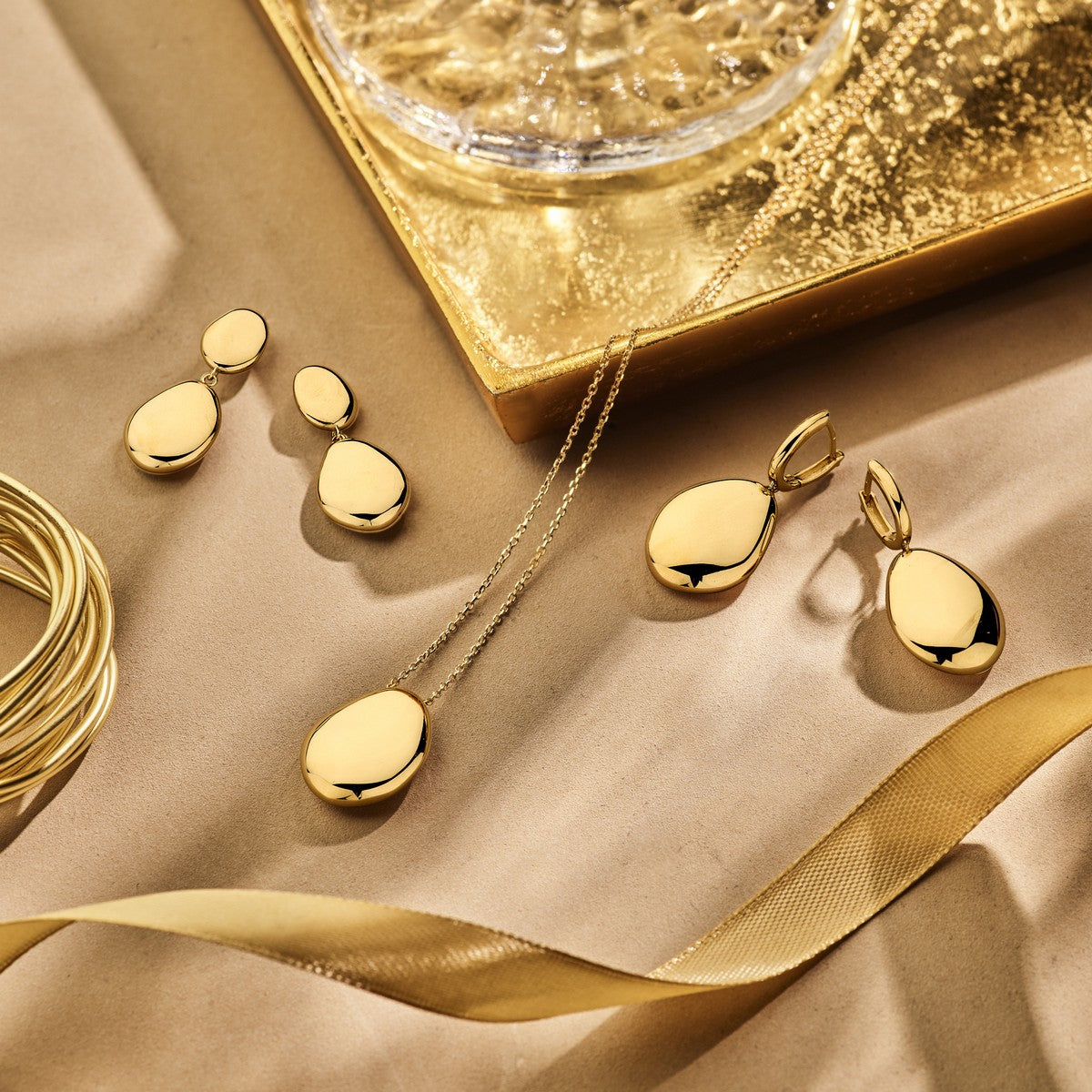 14K Geelgoud Oorhangers Druppel 4029310 - PansiteNederland.nl