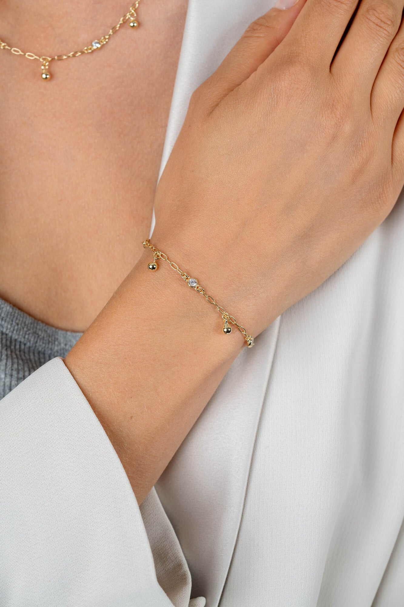 ZINZI gold plated zilveren schakel armband 9mm breed met witte zirkonia's en gladde bolletjes 17-19cm - ZIA2658