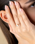 ZINZI Gold 14 krt gouden ring met bolletjes scheen en glanzend rond plaatje van 6,5mm ZGR399 - PansiteNederland.nl