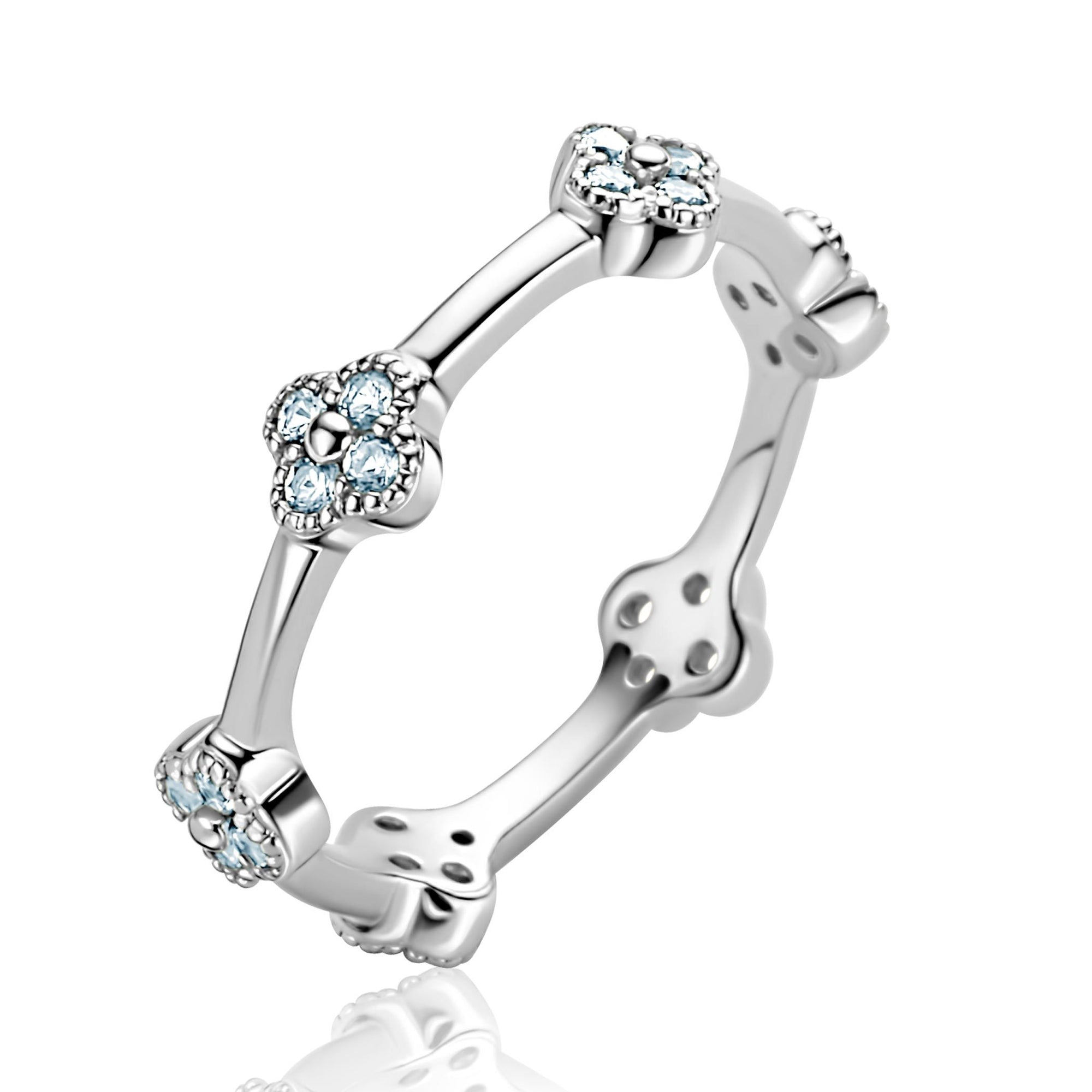 ZINZI zilveren ring (5mm breed) met lichtblauwe klavers ZIR2663 - PansiteNederland.nl