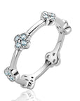 ZINZI zilveren ring (5mm breed) met lichtblauwe klavers ZIR2663 - PansiteNederland.nl