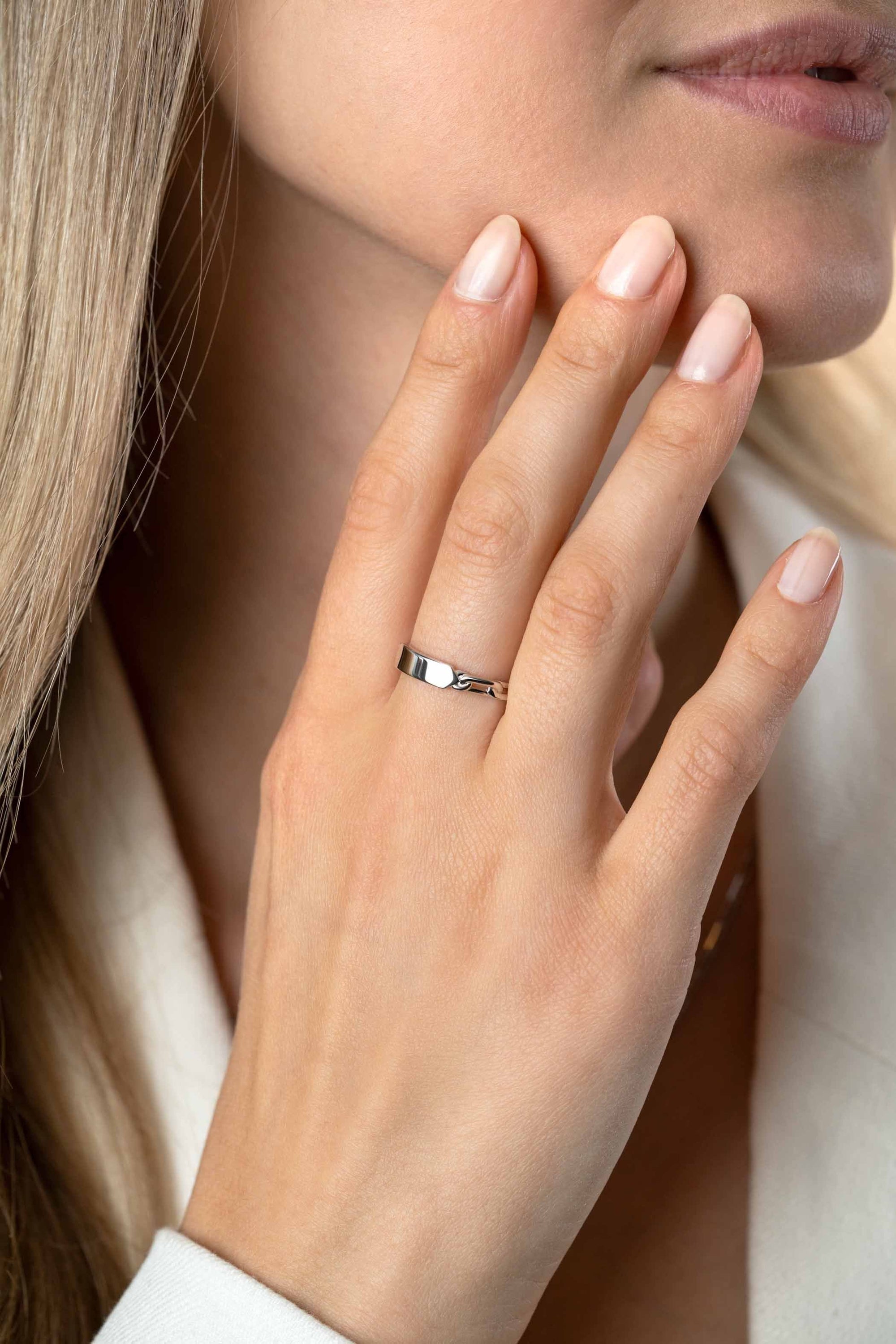 ZINZI zilveren ring met paperclip schakels en rechthoekig glanzend plaatje ZIR2530 - PansiteNederland.nl