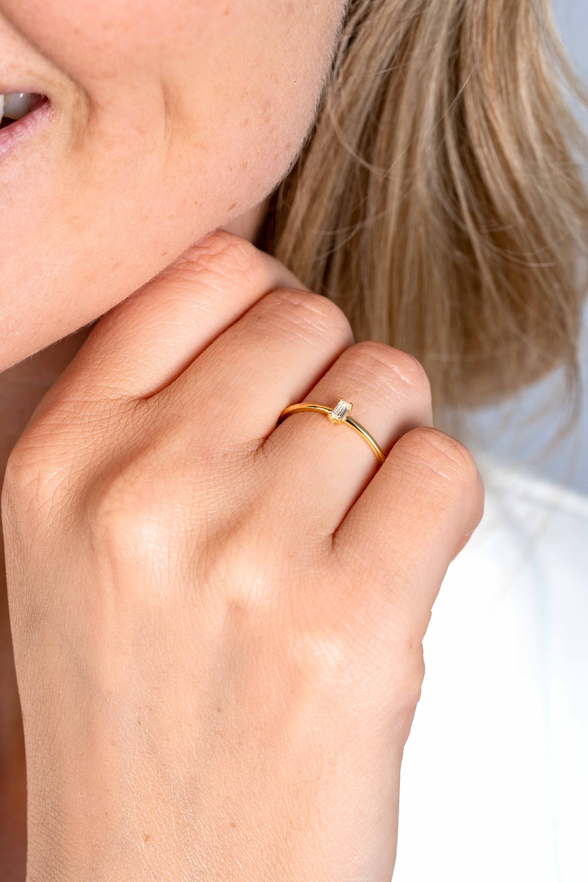 ZINZI Gold 14 krt gouden ring bezet met een witte zirkonia in rechthoek-zetting (4,2mm) ZGR369 - PansiteNederland.nl