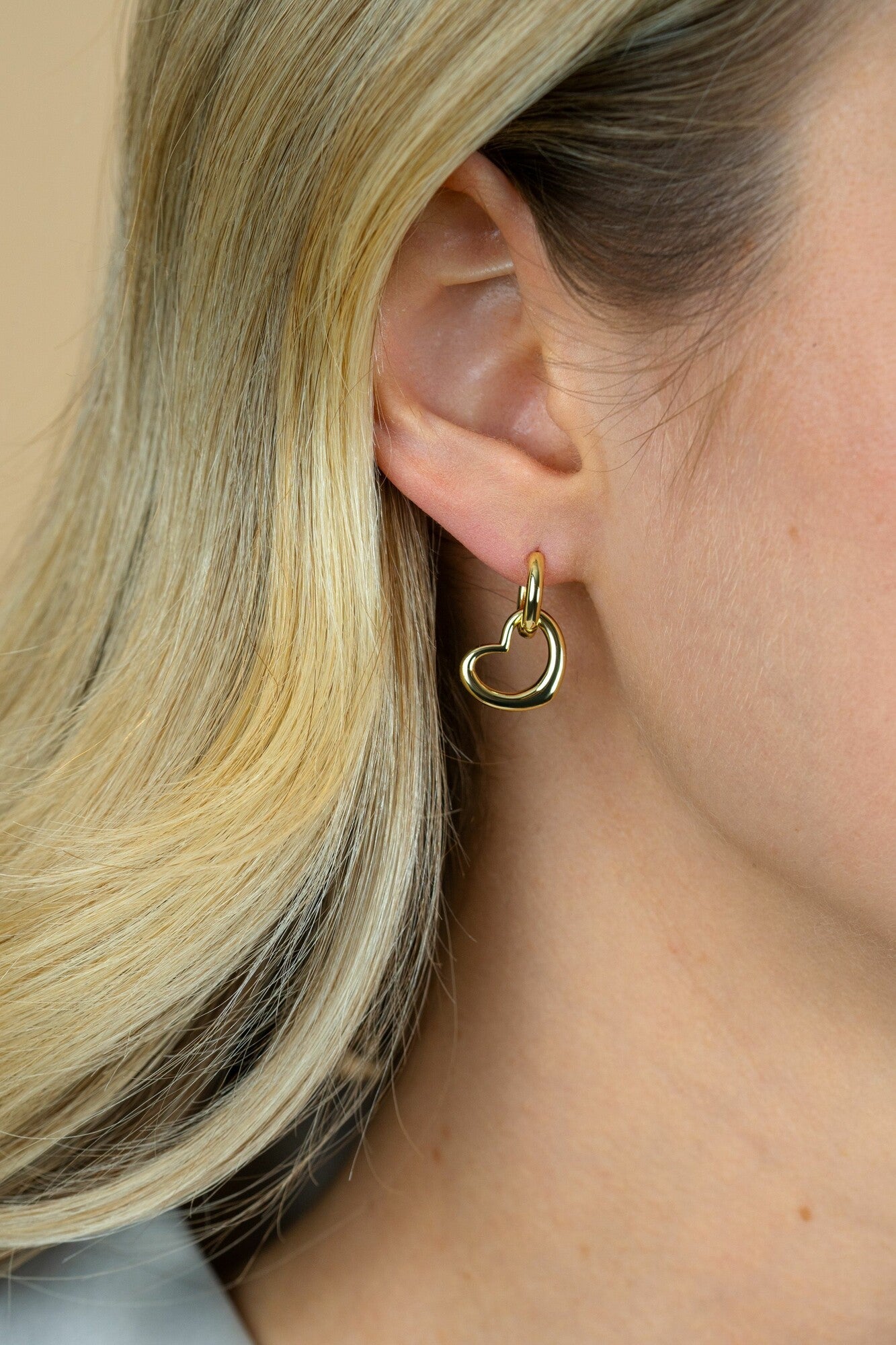 ZINZI gold plated zilveren oorbedels open hartvorm 14mm ZICH2718G (zonder oorringen) - PansiteNederland.nl