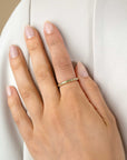 ZINZI gold plated zilveren aanschuifring 2mm breed bezet met champagne, peridot en witte zirkonia's ZIR2612 - PansiteNederland.nl
