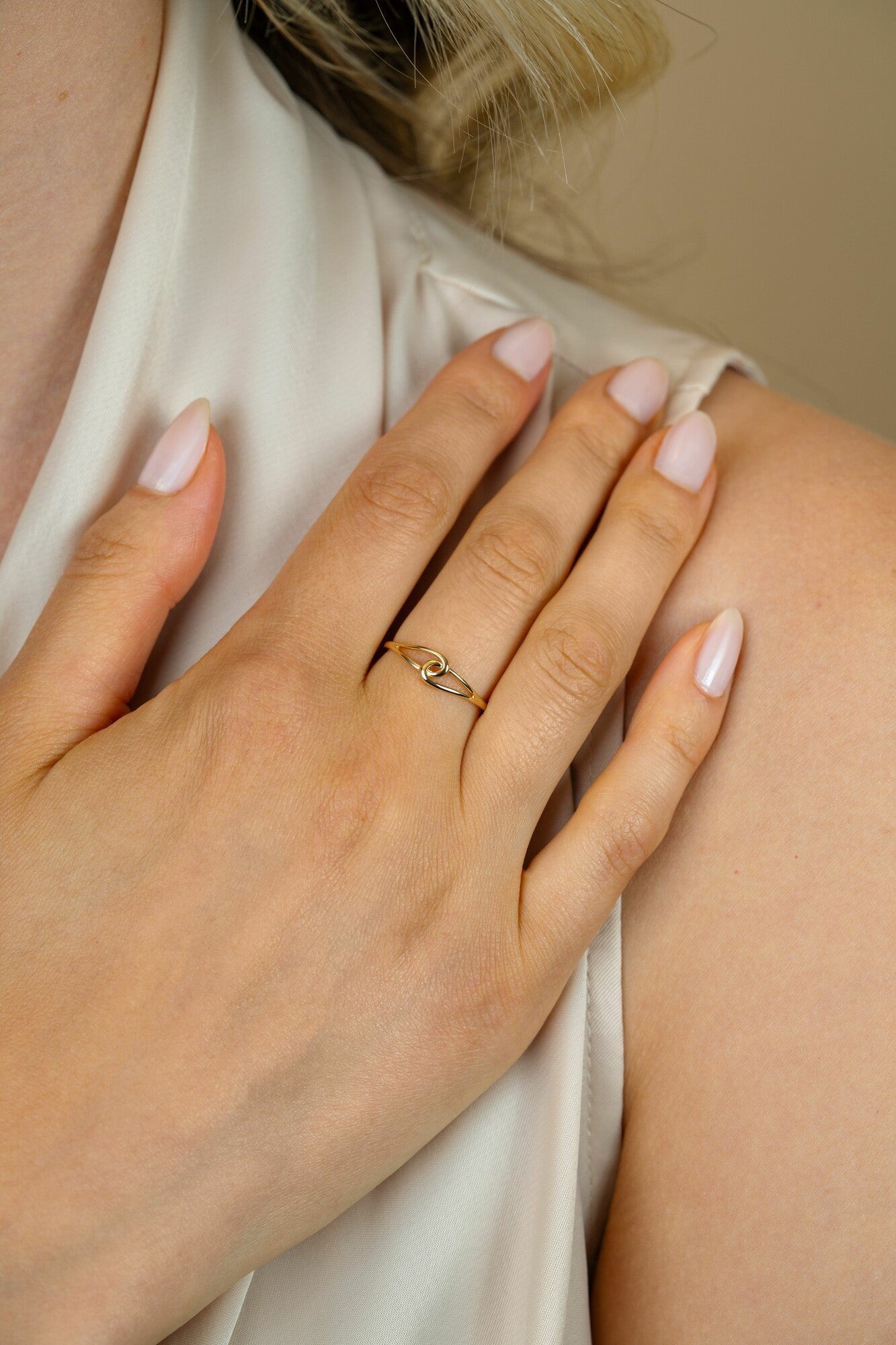 ZINZI Gold 14 krt gouden ring (5mm breed) slagmodel verbonden ZGR541 - PansiteNederland.nl