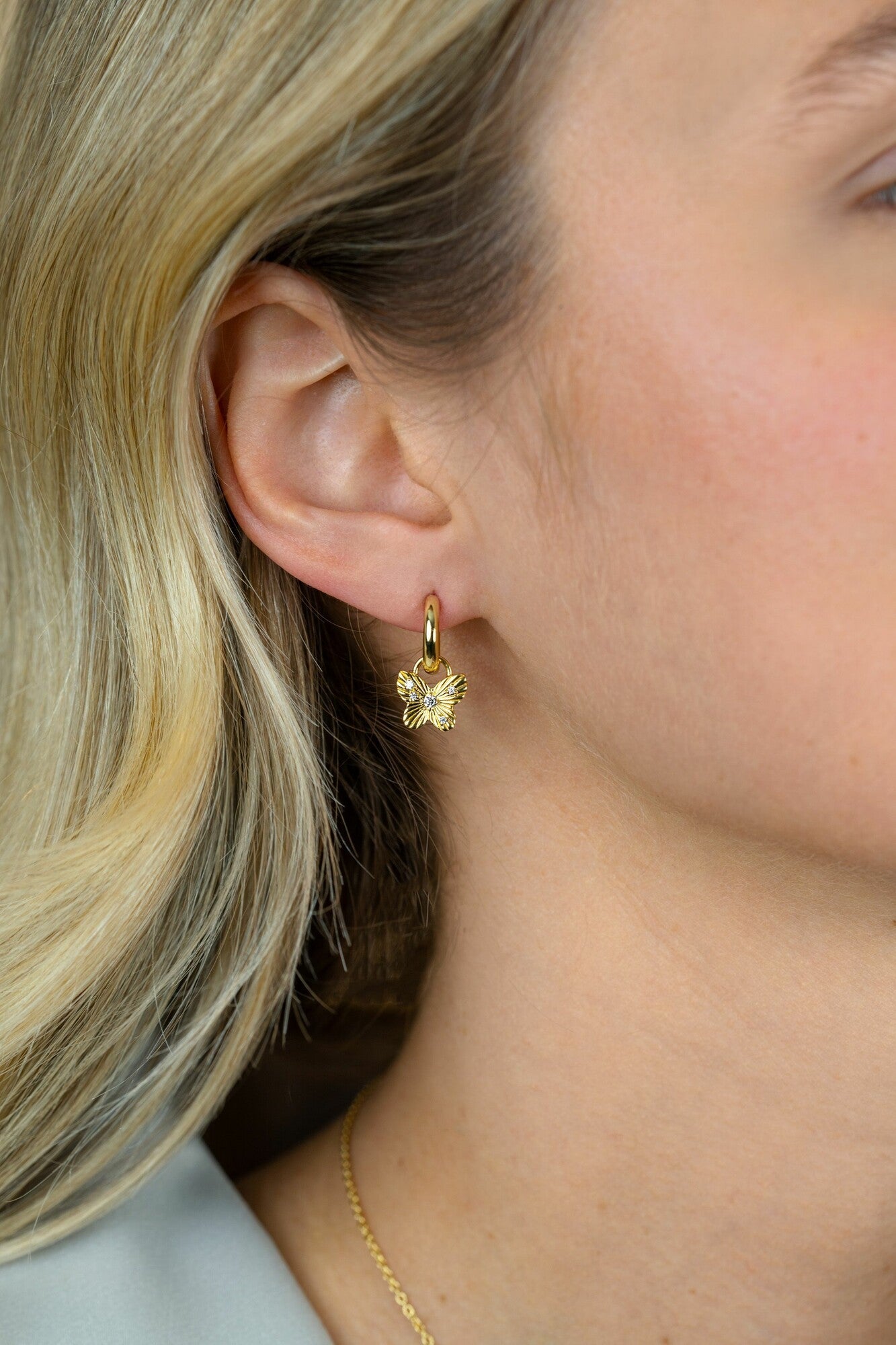 ZINZI gold plated zilveren oorbedels vlinder 10mm ZICH2742 (zonder oorringen) - PansiteNederland.nl