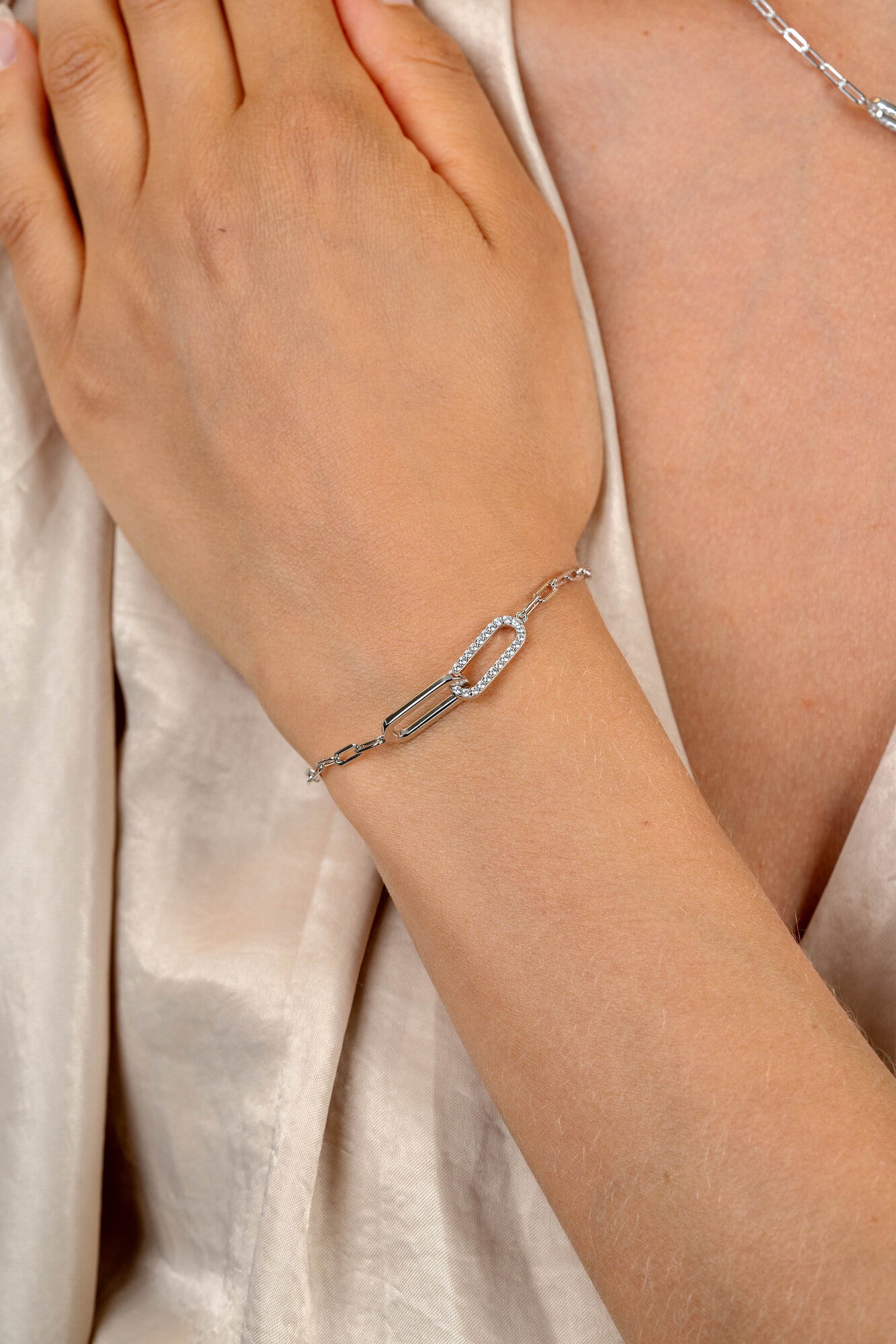 ZINZI zilveren paperclip schakelarmband met twee verbonden ovale schakels bezet met witte zirkonia's 17-20cm - ZIA2690