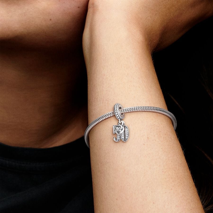 Pandora 50th Celebration Bedel 797264CZ, exclusief en kwalitatief hoogwaardig. Ontdek nu!