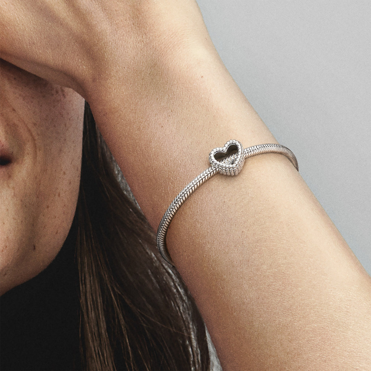 Pandora Met Kralen Bezet Open Hart Bedel zilver 797516