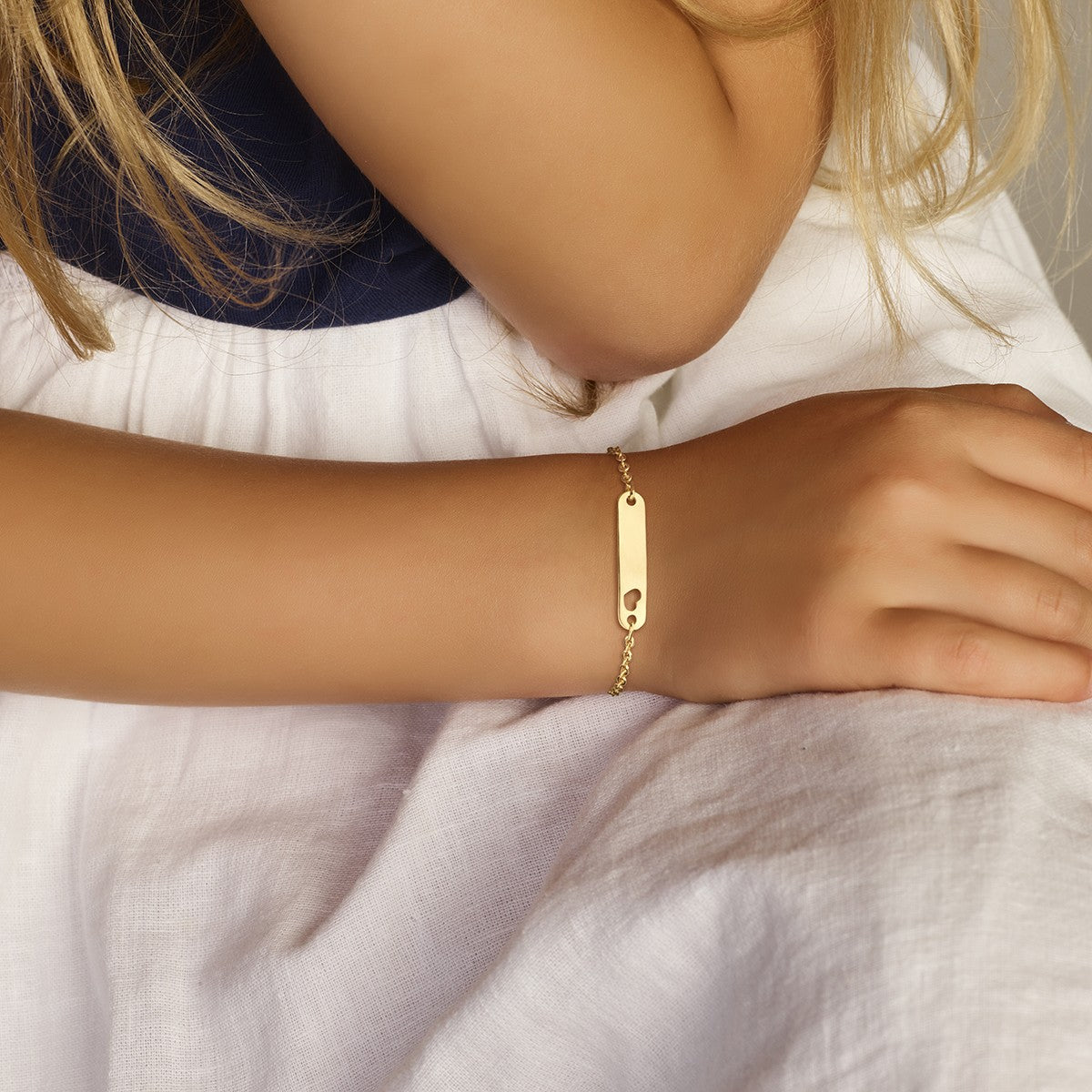 9K Geelgoud Kleurig 9K Graveerarmband Hartje Plaat 4,0 mm 8000128 - PansiteNederland.nl