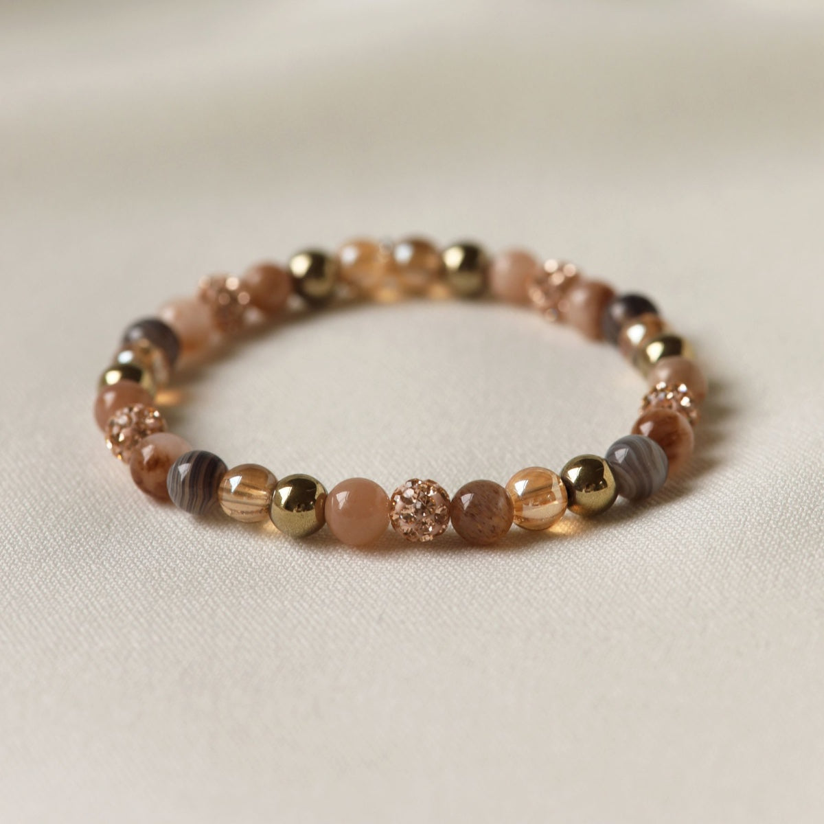 Karma Spiral Novalie XS armband roségoud gedragen