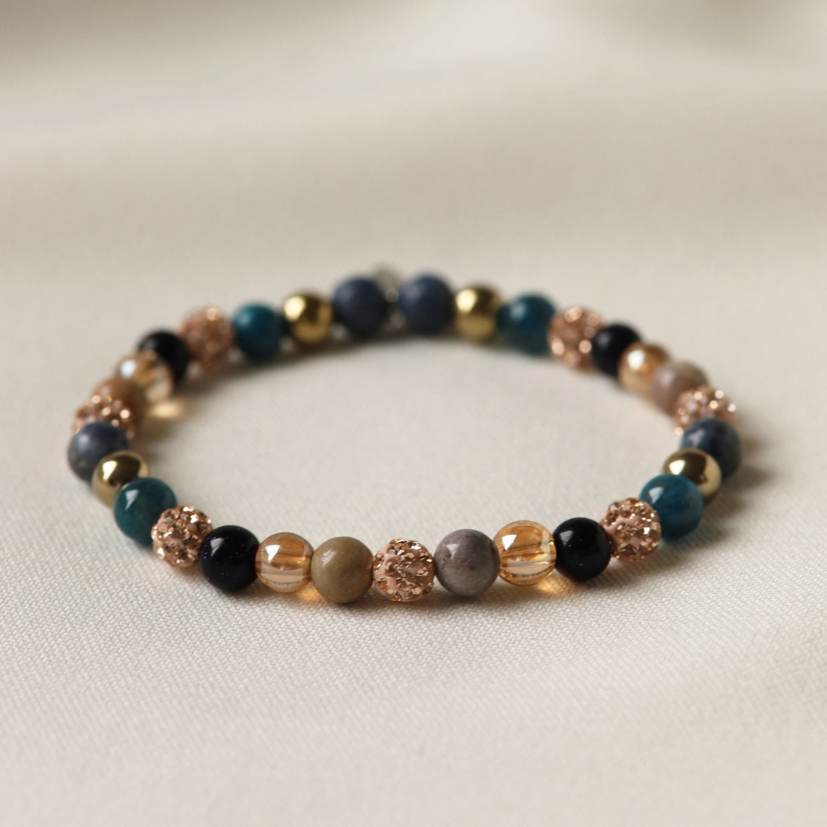 Karma Spiral Ameline XS armband roségoud gedragen