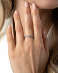 ZINZI zilveren aanschuifring met sierlijke Infinity schakels, bezet met witte zirkonia's 2,8mm breed ZIR2500Z - PansiteNederland.nl