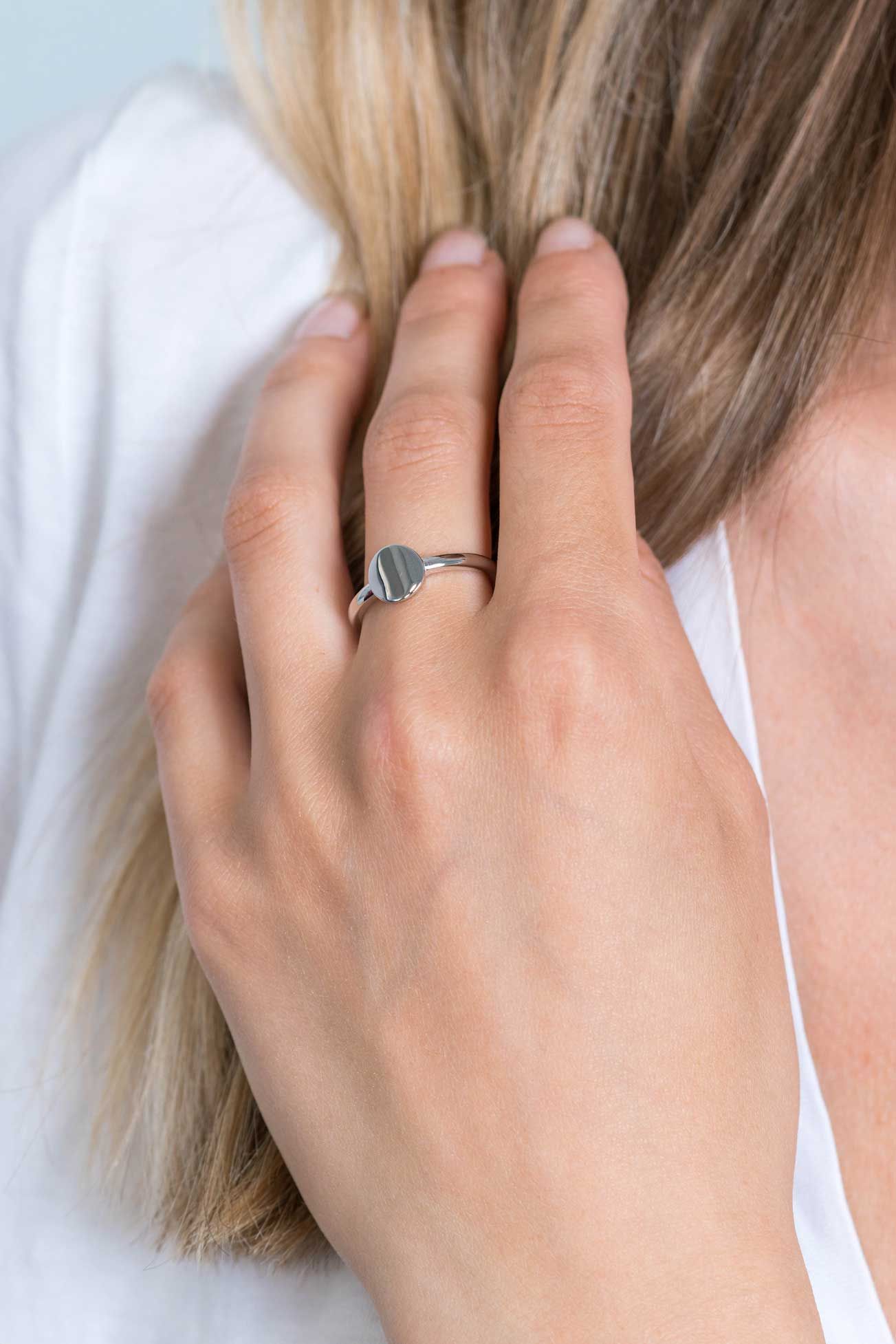 ZINZI zilveren ring rond glanzend plaatje 8mm ZIR2220 - PansiteNederland.nl