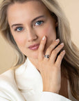ZINZI zilveren cross-over ring met gladde banen en ronde zettingen met witte zirkonia ZIR2571 - PansiteNederland.nl