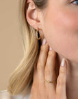 ZINZI gold plated zilveren aanschuifring met sierlijke Infinity schakels, middelste is bezet met witte zirkonia's 3mm breed ZIR2591 - PansiteNederland.nl