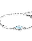 ZINZI zilveren armband met twee ronde zettingen bezet met licht blauwe en indigo blauwe kleurstenen en drie trendy paperclip-schakels 16-19cm ZIA2418 - PansiteNederland.nl