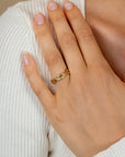 ZINZI gold plated zilveren ring (5mm breed) met een gevlochten Infinity teken in lijnen motief ZIR2684 - PansiteNederland.nl