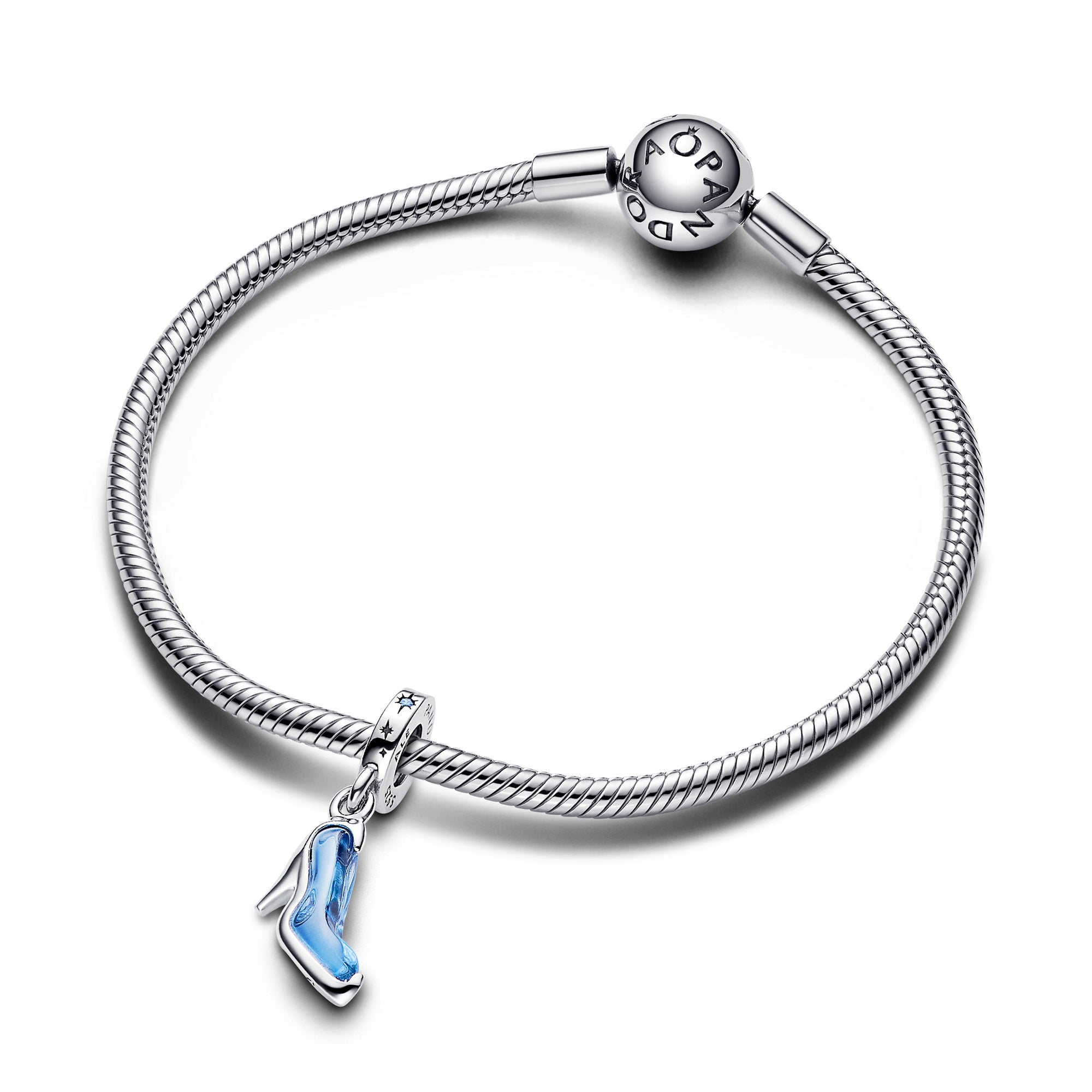 Pandora Disney Assepoester Glazen Muiltje Hangende Bedel 793071C01, exclusief en kwalitatief hoogwaardig. Ontdek nu!