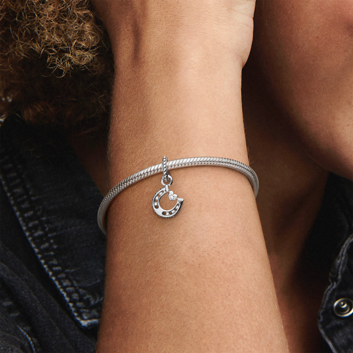 Pandora Hangende Bedel Gelukshoefijzer zilver 799157C01