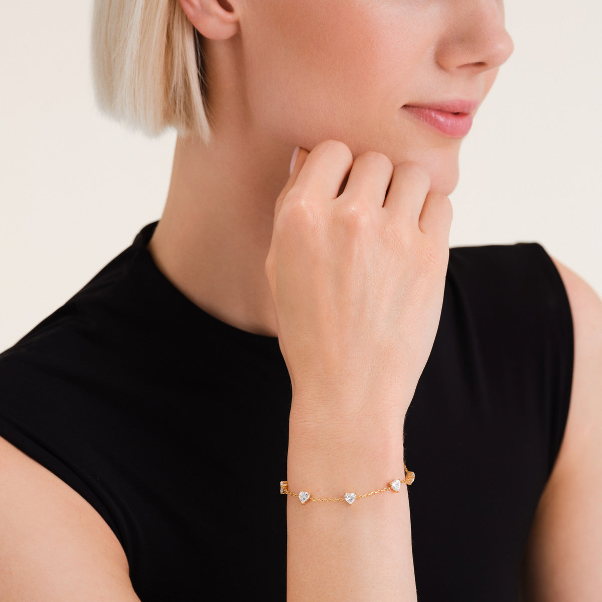 Rosefield Armband Row of Hearts JBRHG-J1013 Goudkleurig