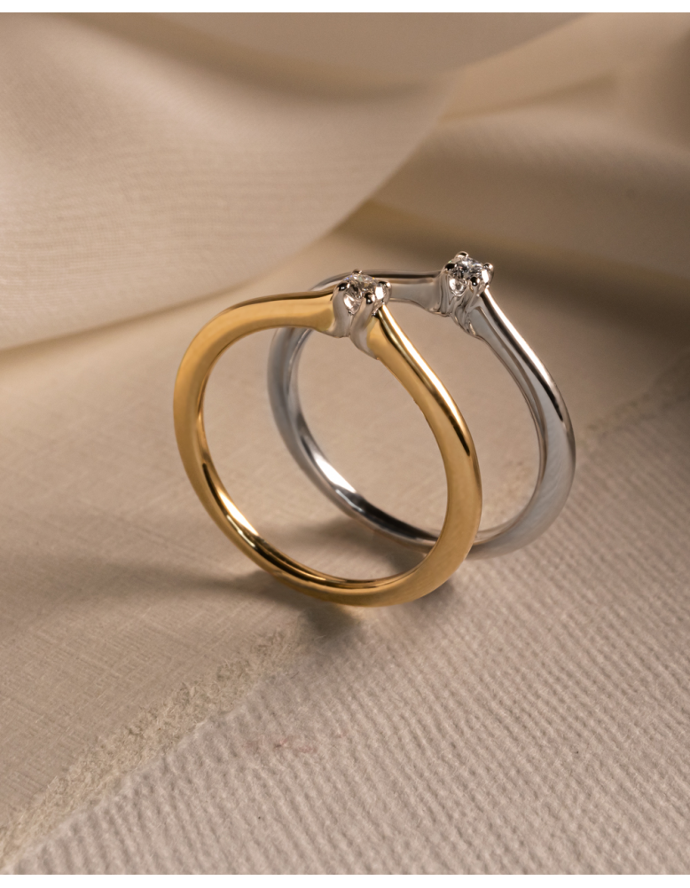 Geelgouden ring met 0.05 diamant crt H-Si, exclusief en kwalitatief hoogwaardig. Ontdek nu!