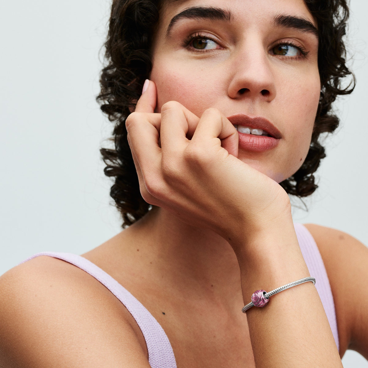 Pandora Roze roos in bloei bedel zilver 793212C01