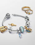 Pandora Disney Assepoesters Koets & Hart Dubbele Hangende Bedel 763072C01, exclusief en kwalitatief hoogwaardig. Ontdek nu!