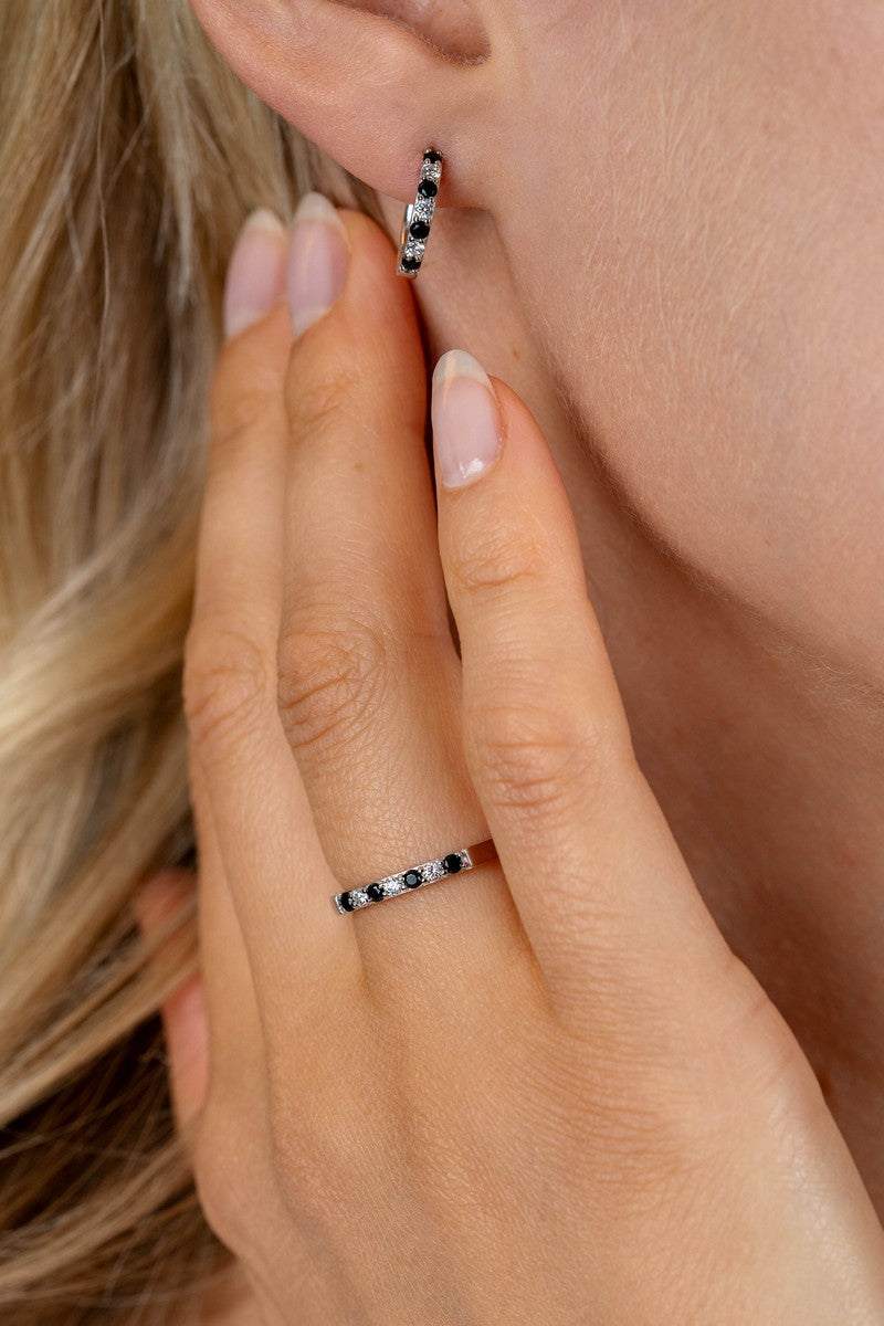 ZINZI zilveren aanschuifring 2mm met witte en zwarte zirkonia&#39;s ZIR2559Z