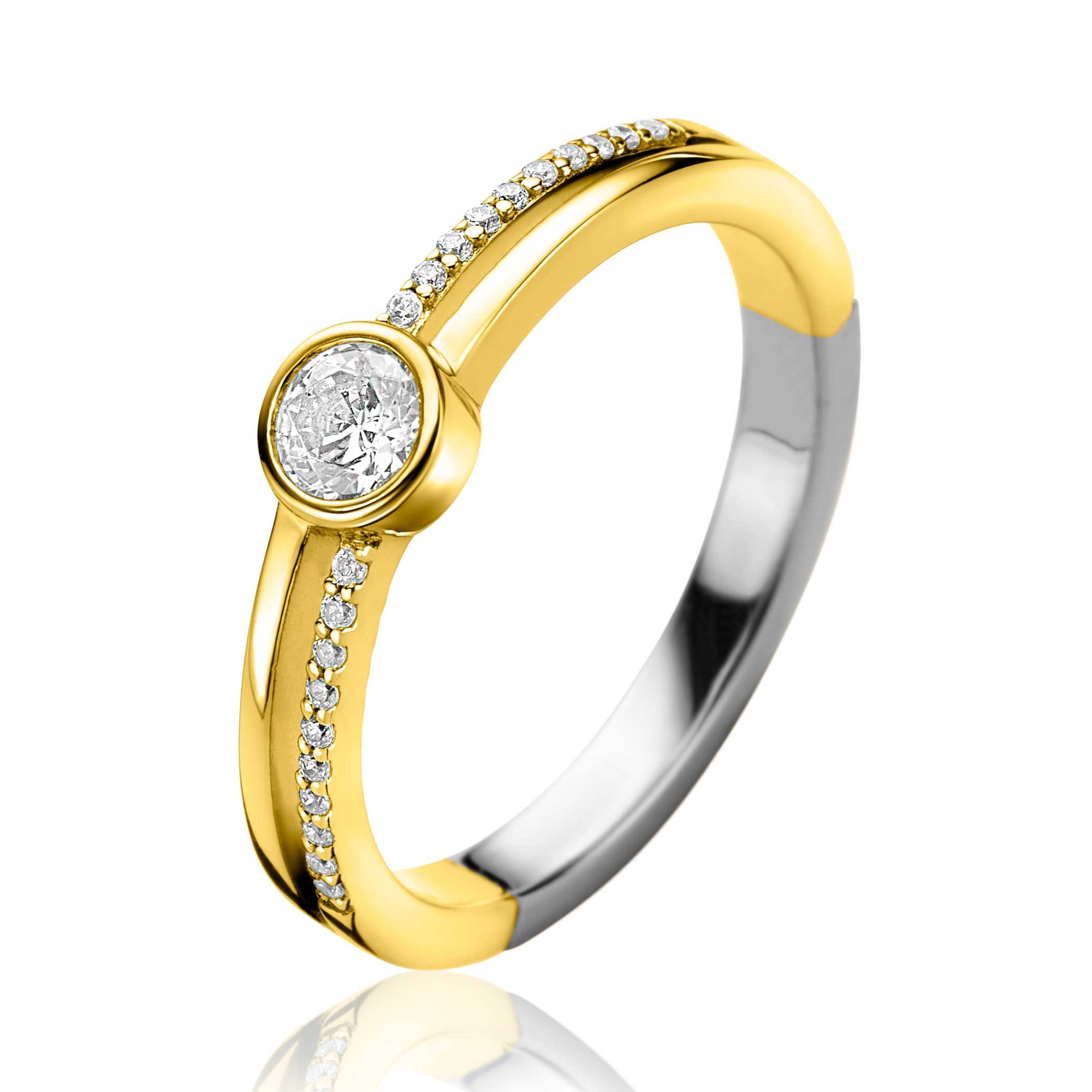 ZINZI gold plated zilveren multilook ring met ronde kastzetting van 5mm en twee banen. Bezet met witte zirkonia's ZIR2625 - PansiteNederland.nl
