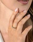 ZINZI gold plated zilveren multilook ring met ronde kastzetting van 5mm en twee banen. Bezet met witte zirkonia's ZIR2625 - PansiteNederland.nl