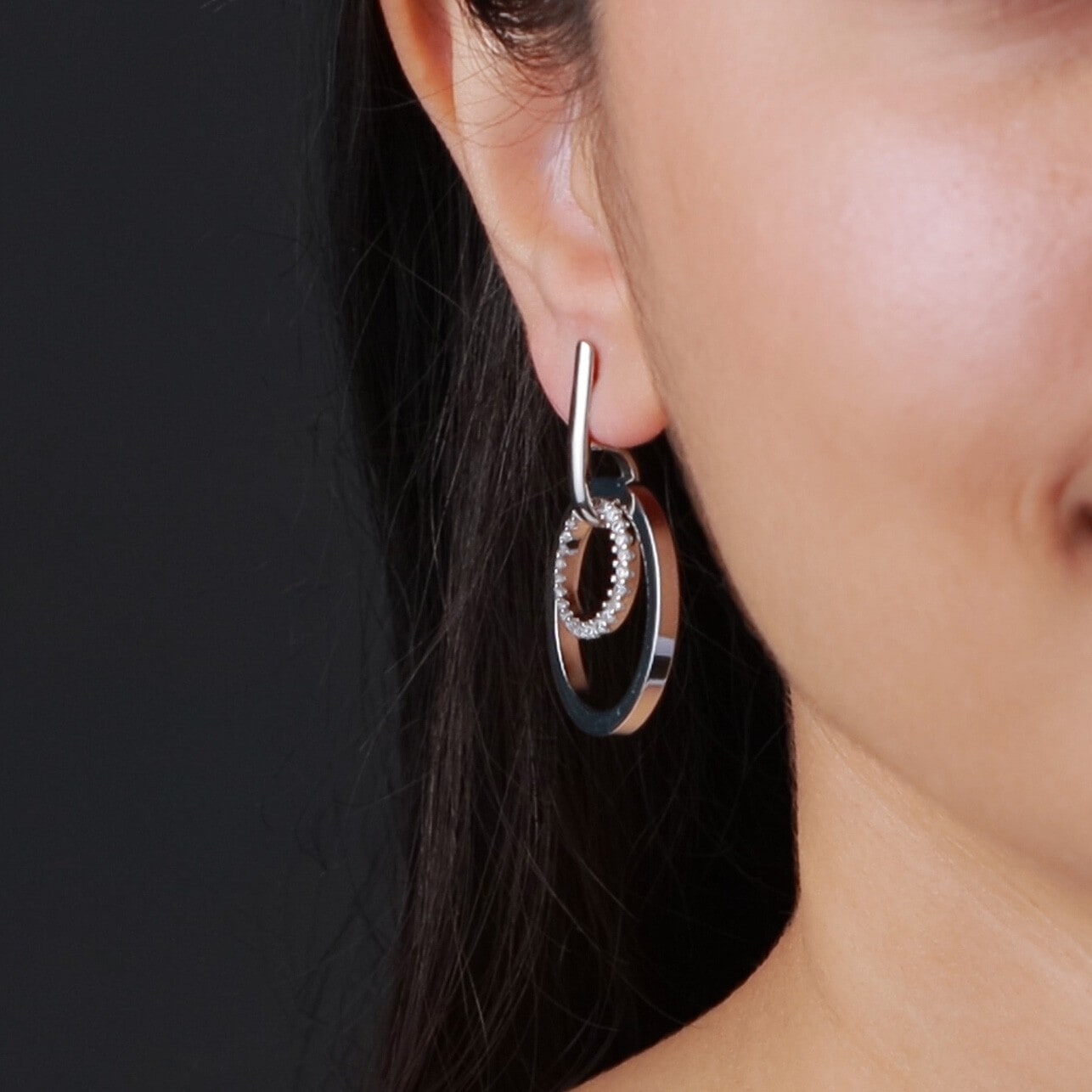 Zilveren oorhangers met zirkonia - dames 106.0685.00